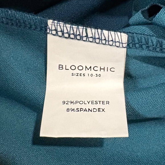 NWOT, BloomChic, Teal Plus-Size Blouse With Cut-Out Hem, 18W-20W - Picture 4 of 7